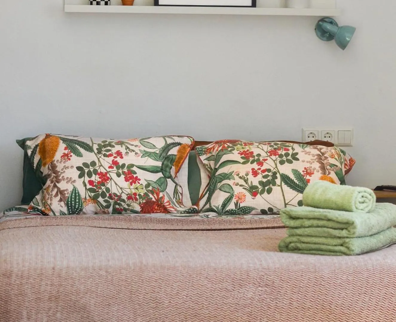City Central Studio +Private Garden +Amazing View Ronda Apartman