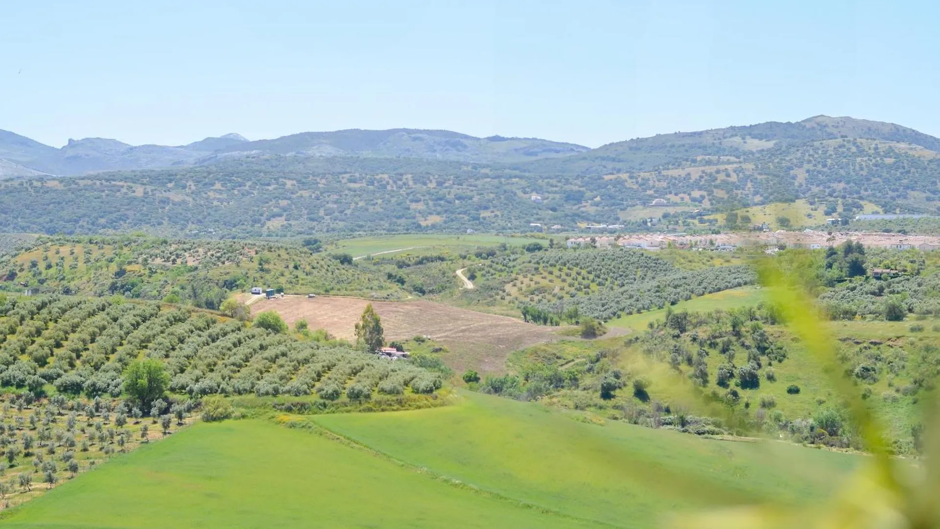 City Central Studio +Private Garden +Amazing View Ronda Apartman