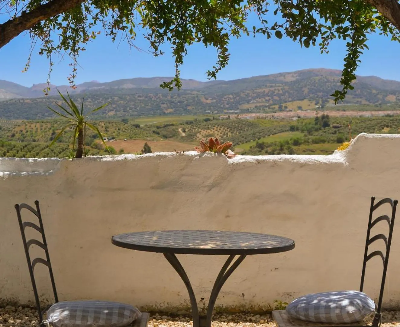 City Central Studio +Private Garden +Amazing View Ronda 0*,  Spanyolország