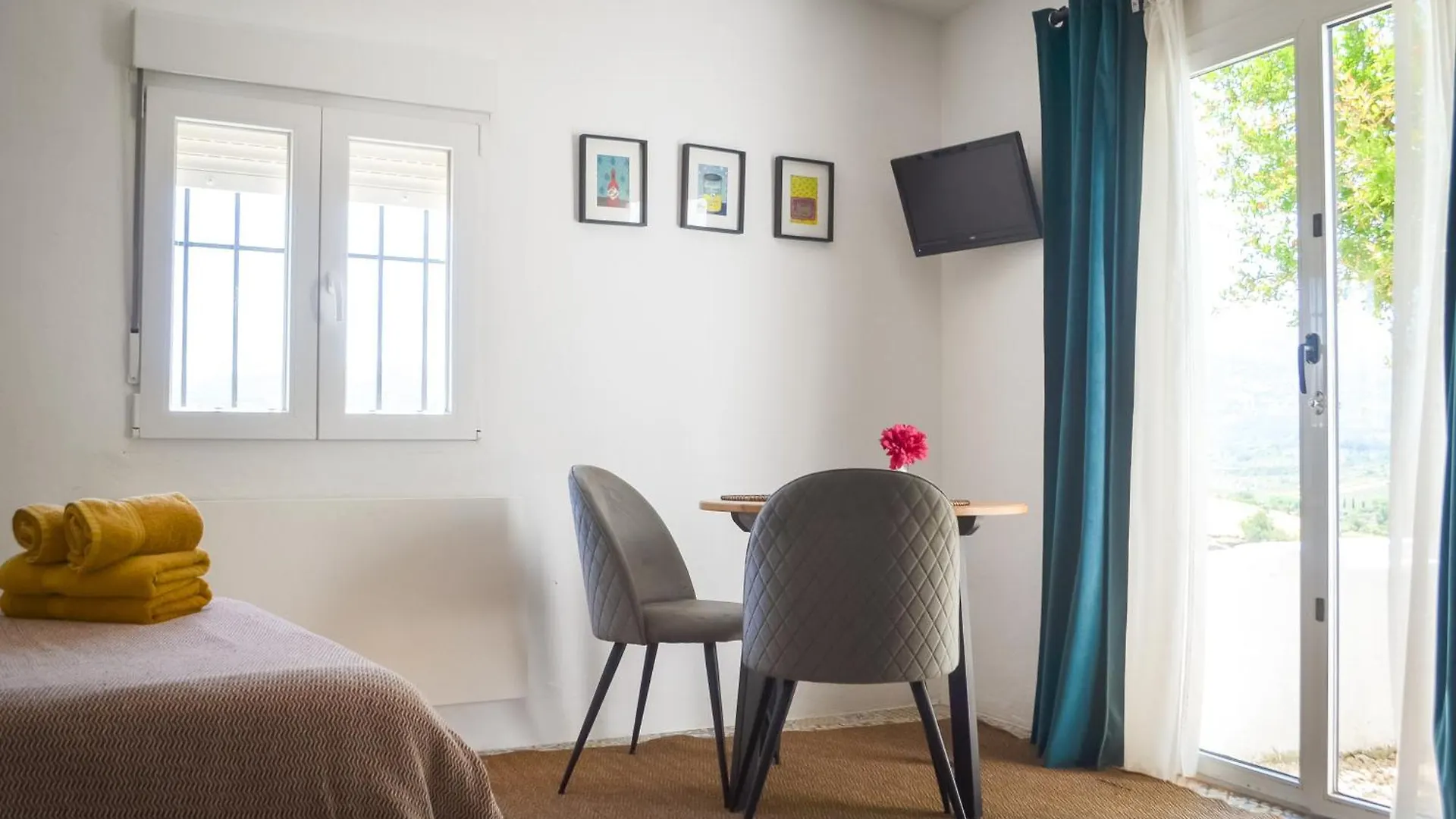 City Central Studio +Private Garden +Amazing View Ronda Apartman